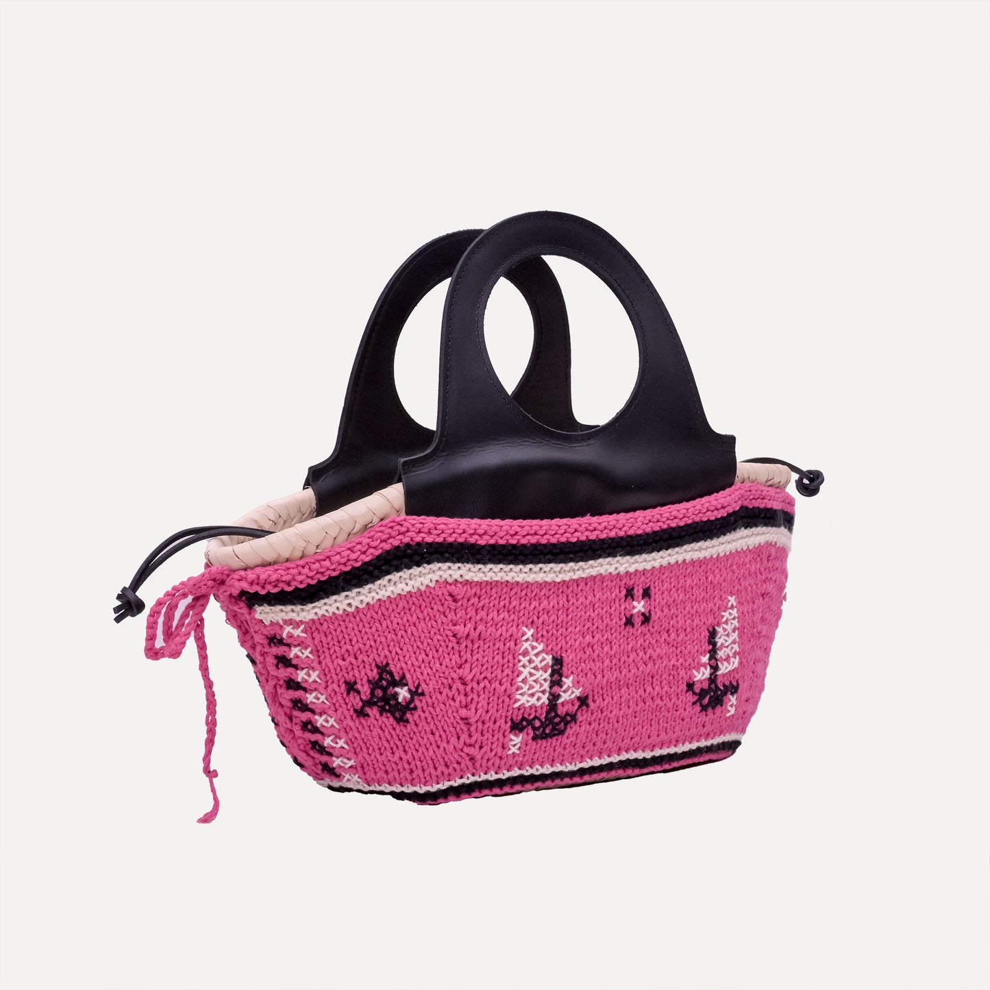 Caxinas - mini embroidered basket in pink