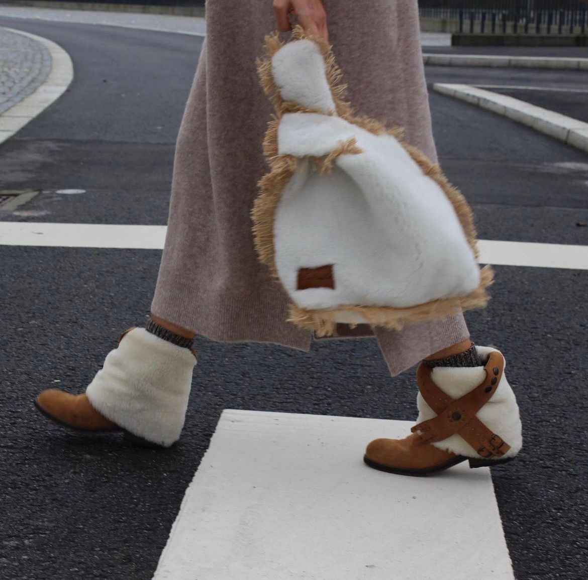 Bornes - boots with faux fur and studs