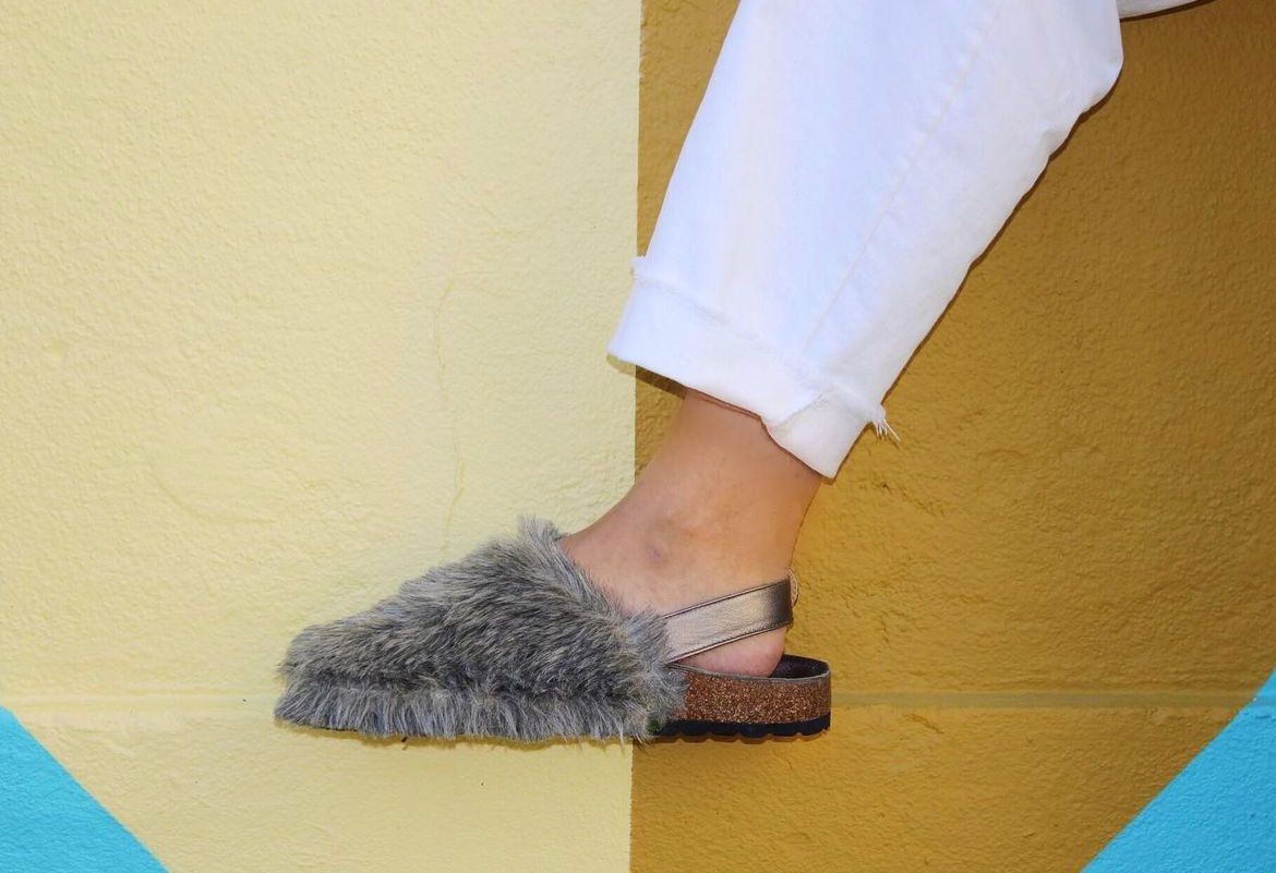 Covelinhas - mules with faux fur in gray