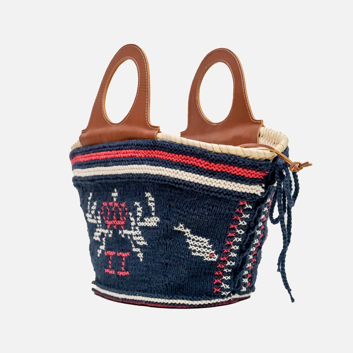 Póvoa - embroidered basket in navy
