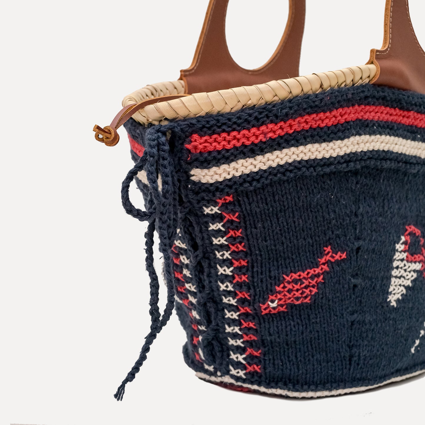 Póvoa - embroidered basket in navy