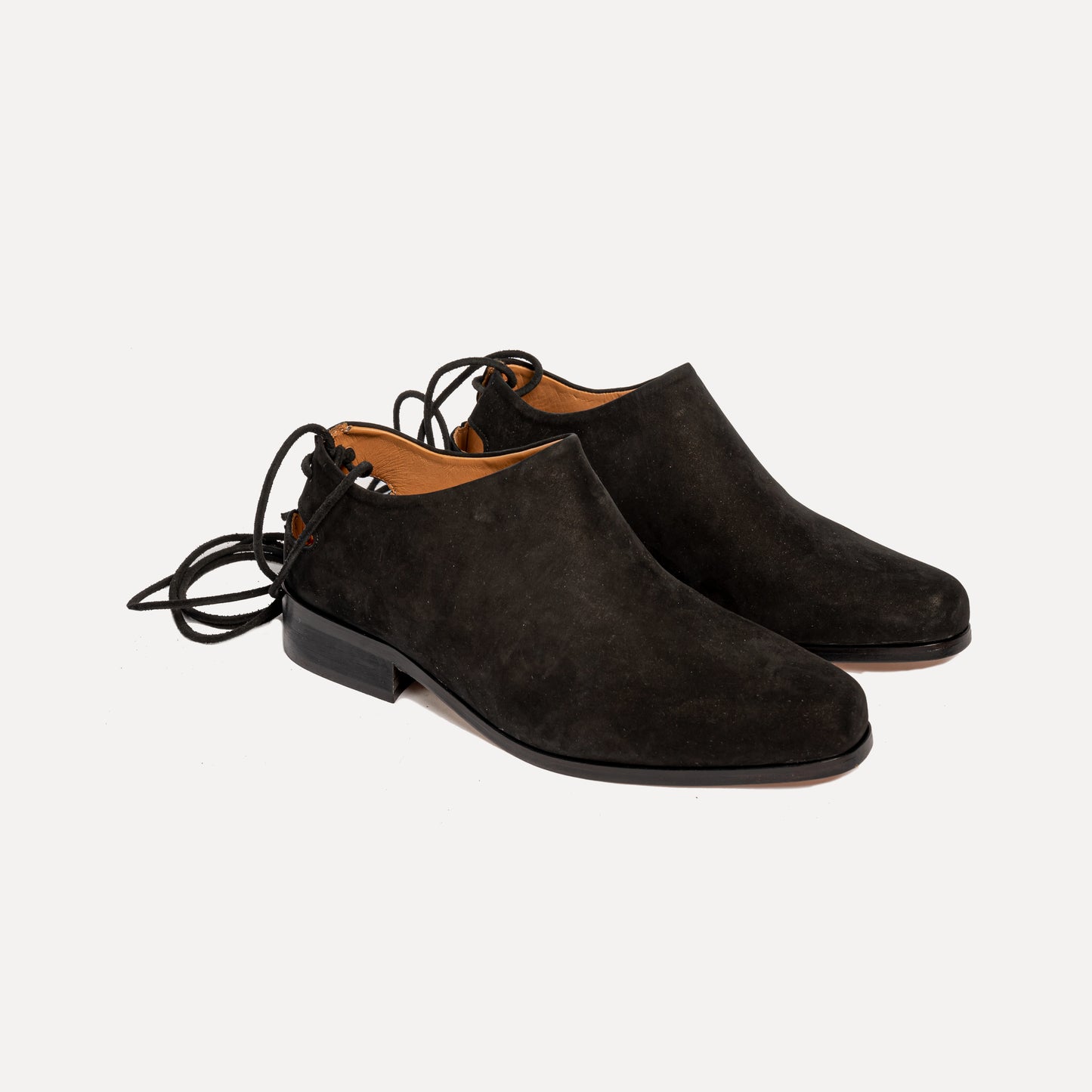 Careto - shoes with lace in black