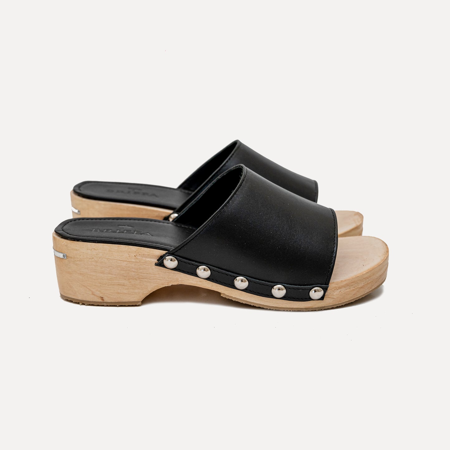 Black Leather Clogs - Briffa x Entrudo