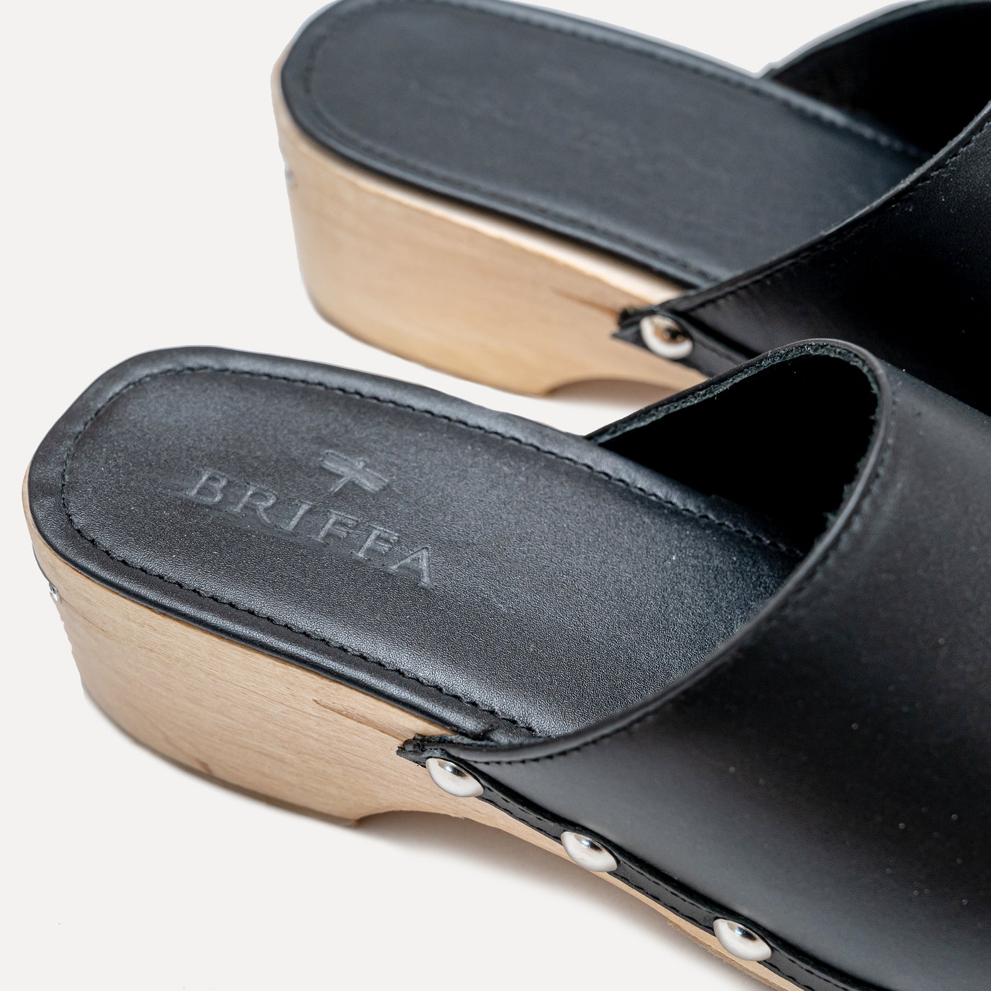 Black Leather Clogs - Briffa x Entrudo