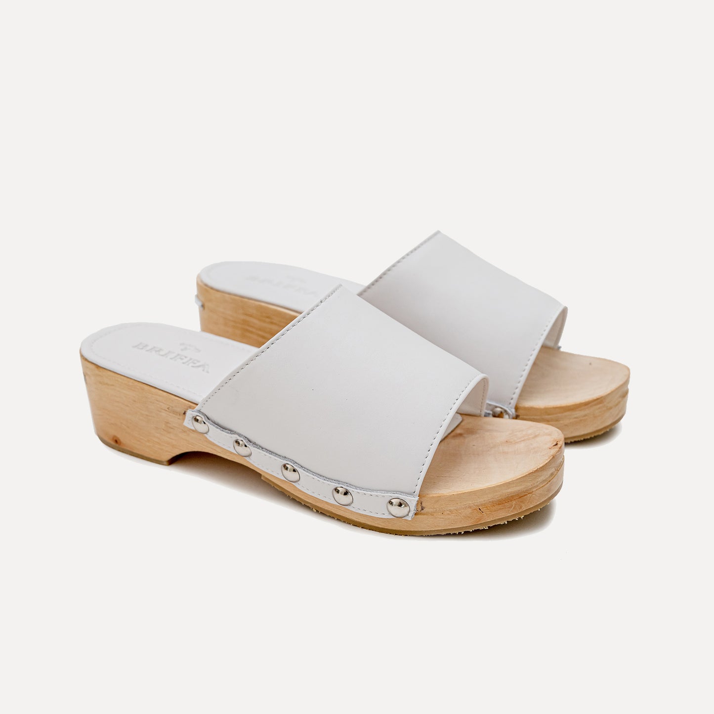 White Leather Clogs - Briffa x Entrudo
