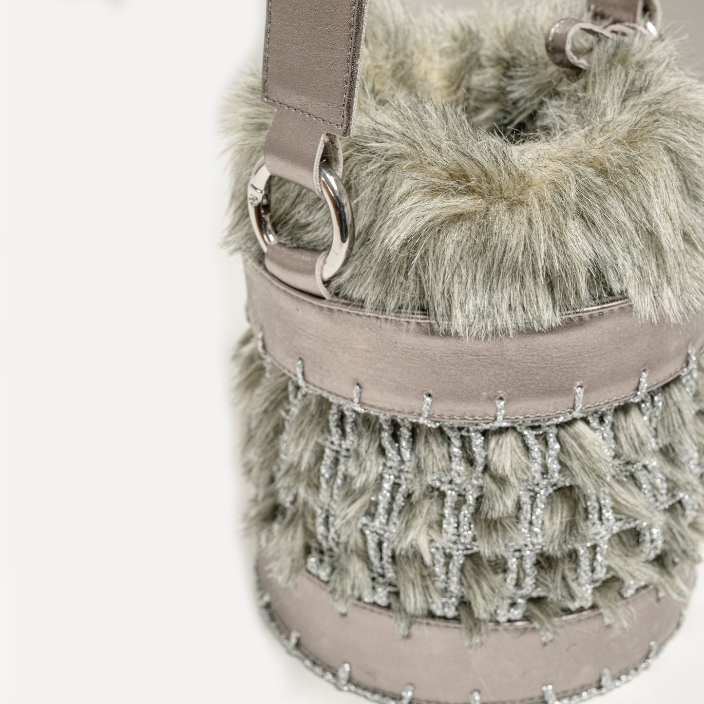 Covelinhas - bag in leather and crochet in bronze and gray faux fur