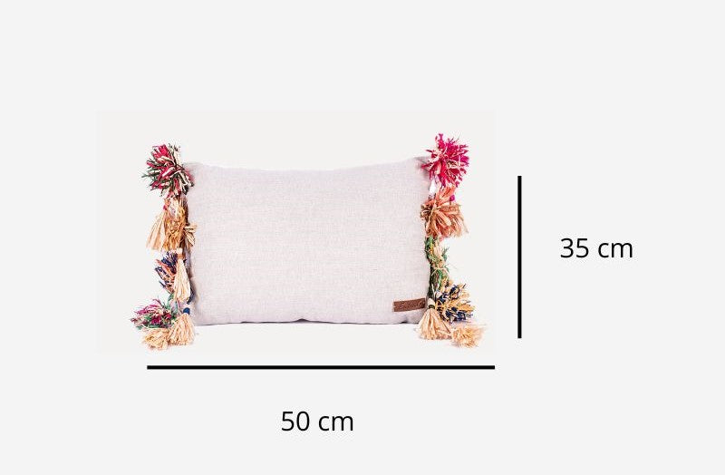 Lalim - cushion with handmade raffia flowers