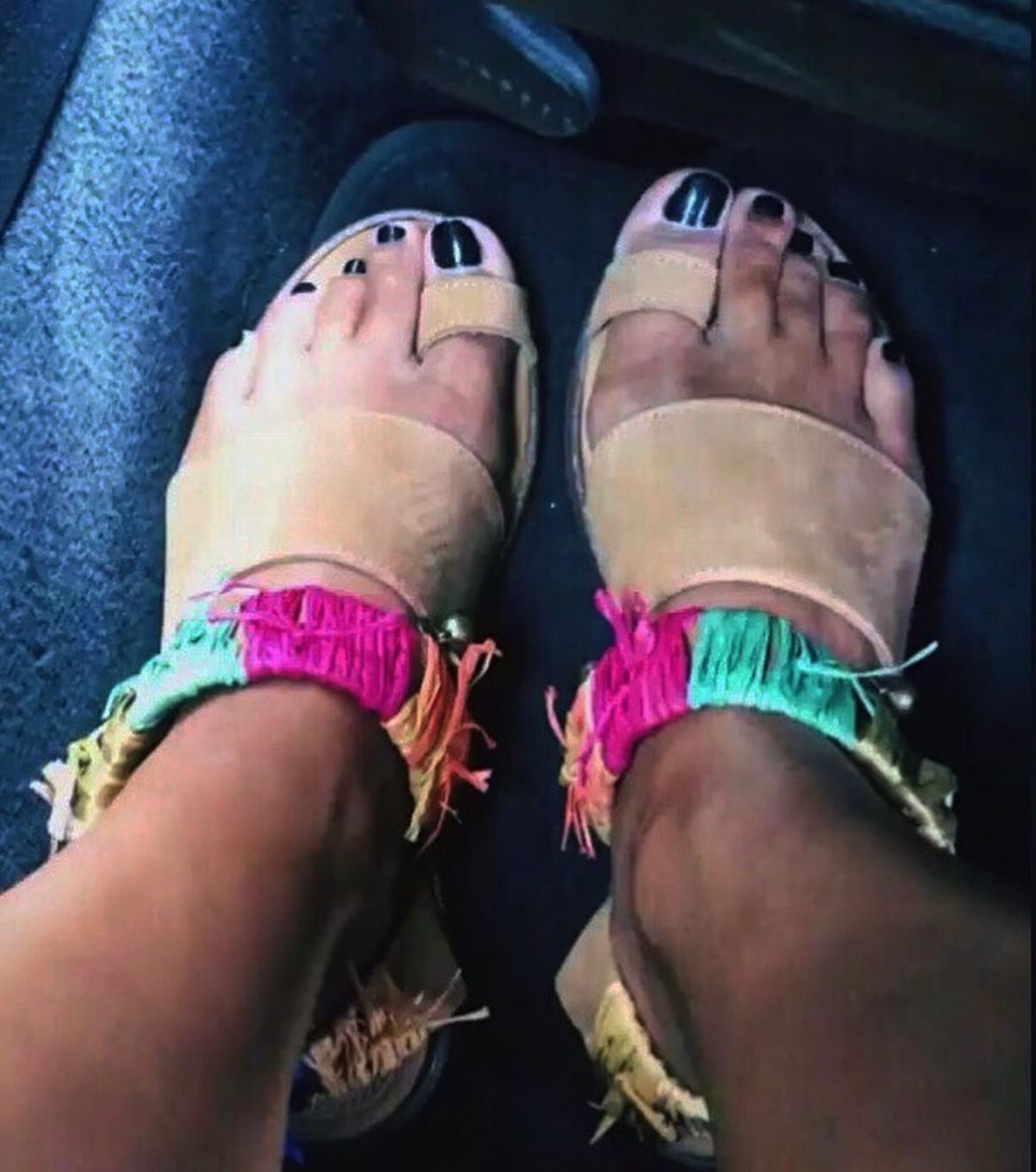 Salsas - sandals with raffia strap with little rattles