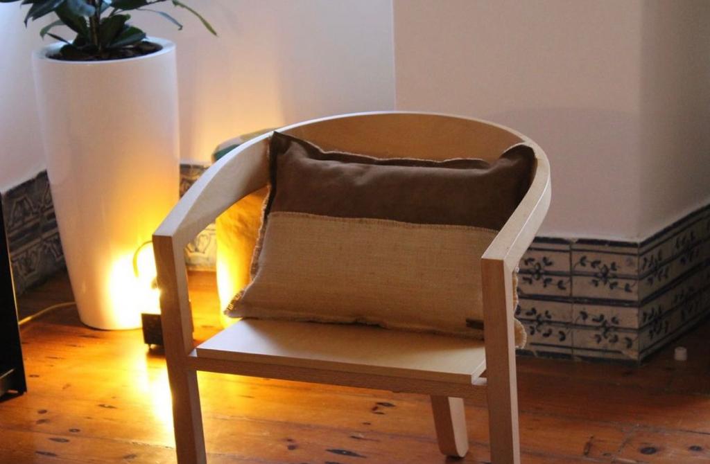 Varge - cushion with leather and jute