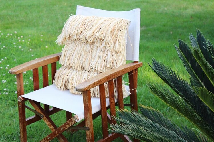 Cambres - cushion with handmade raffia fringes