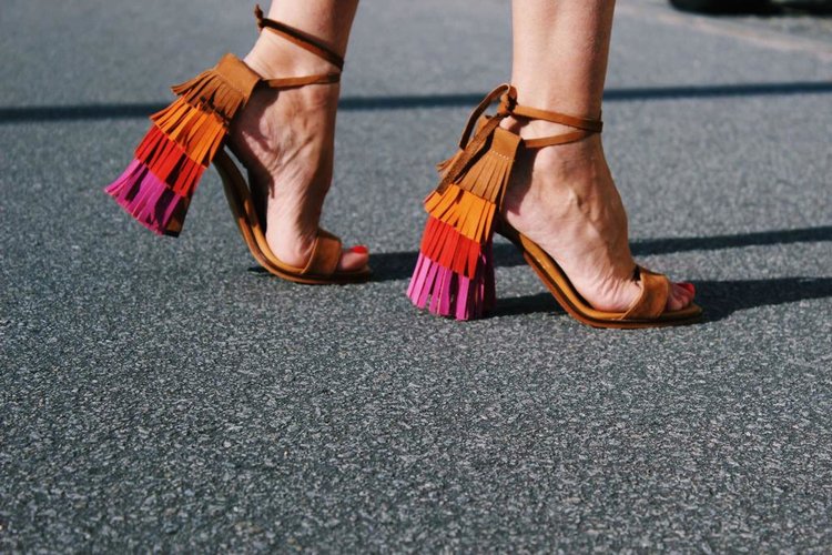 Lazarim - high heel sandals with fringes in pink