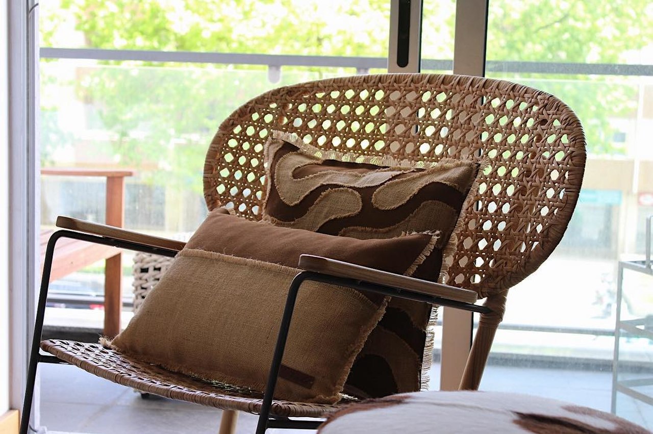 Chama - cushion with jute and leather patchwork