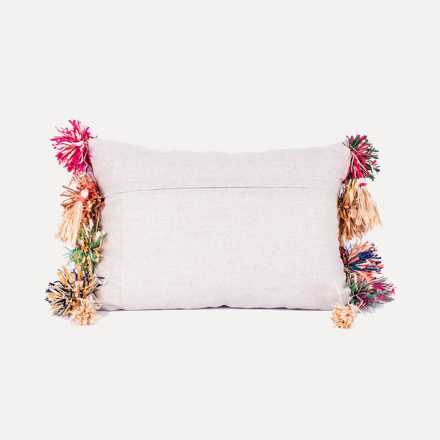 Lalim - cushion with handmade raffia flowers