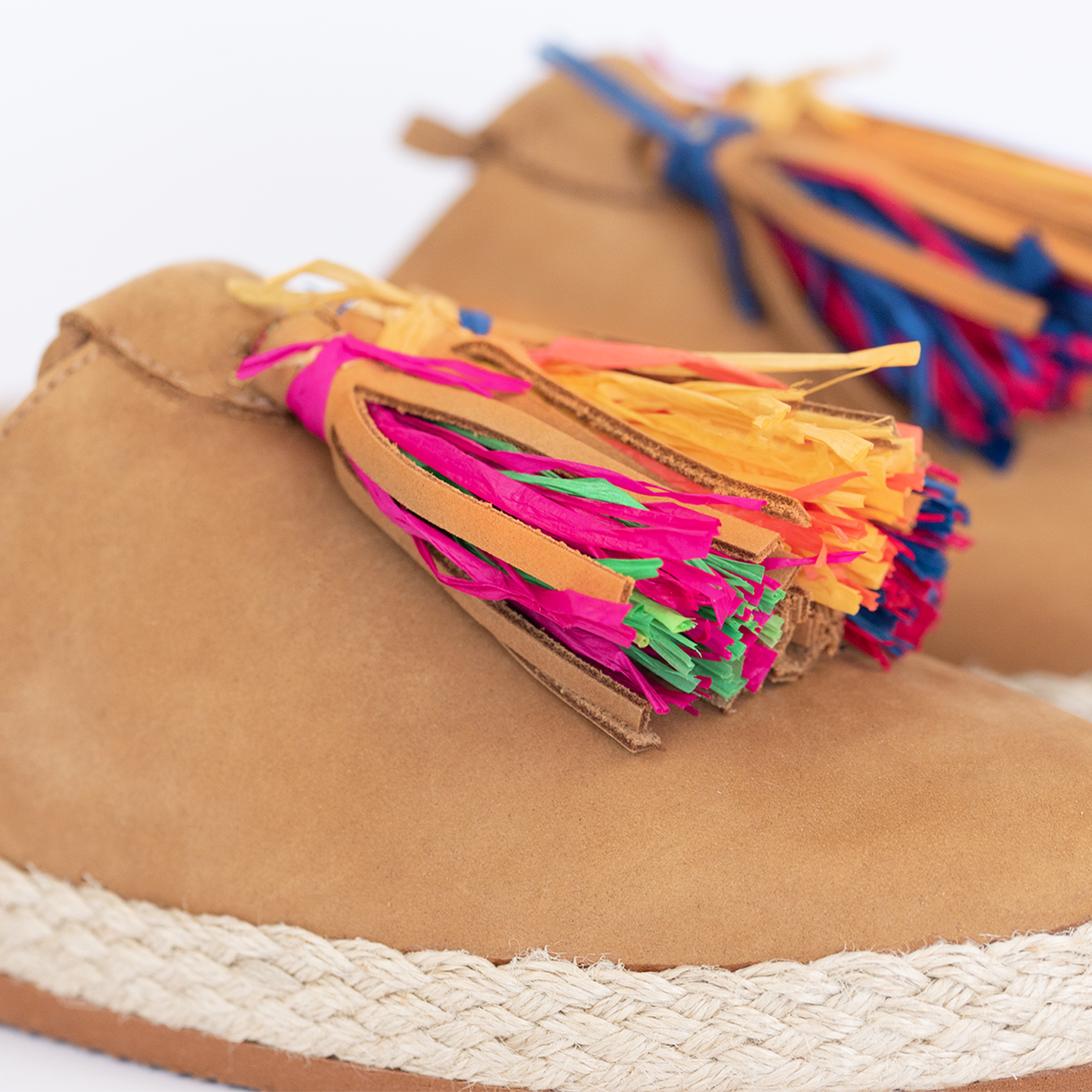 Baçal - espadrilles with handmade raffia applications in camel