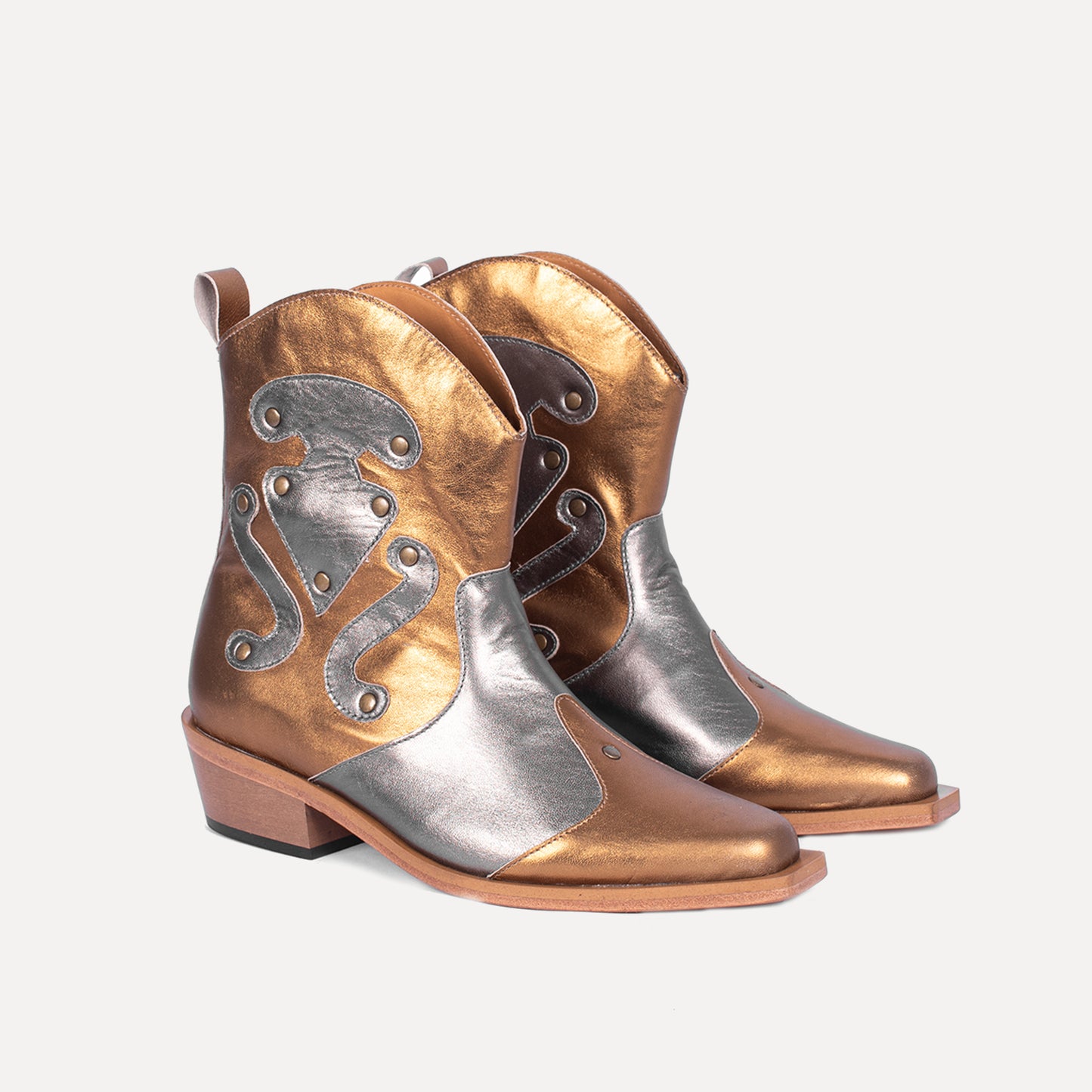 Talhas - cowboy boots in gold and silver