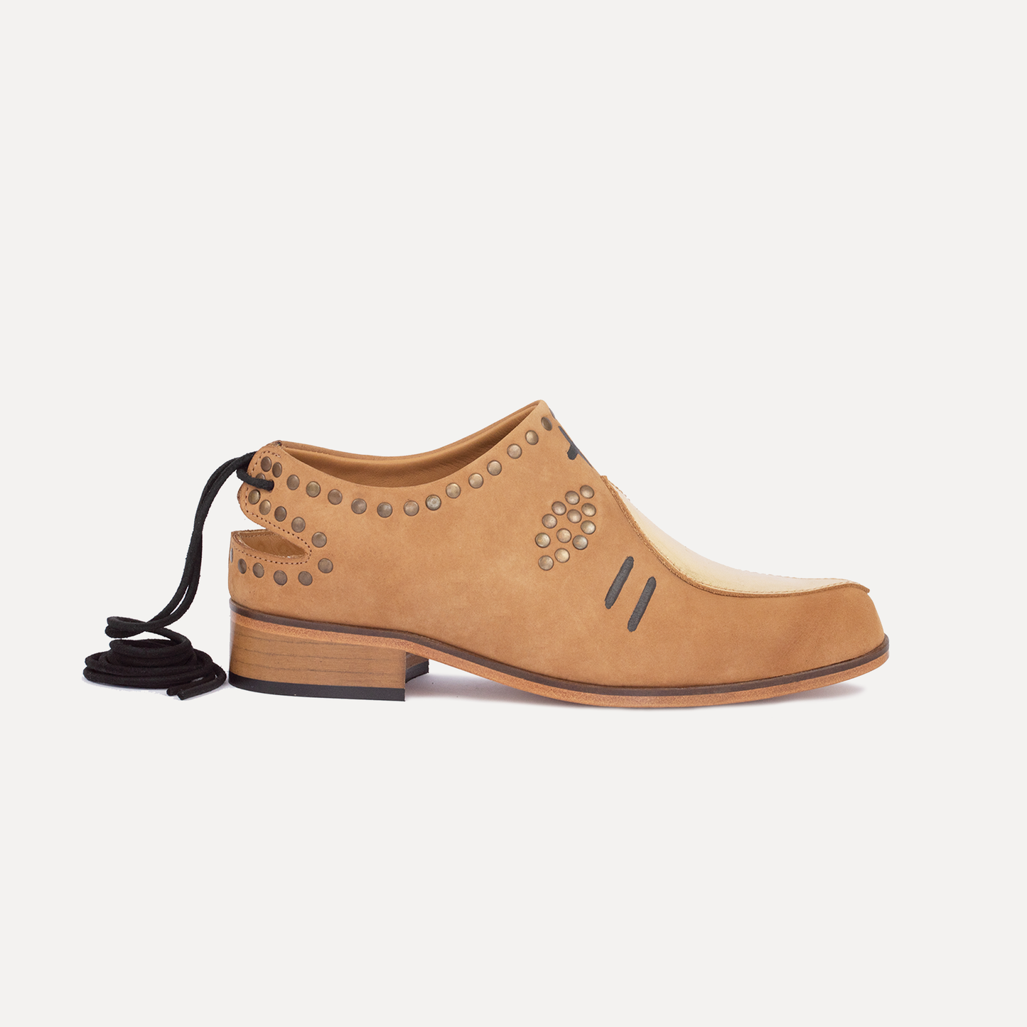 Careto - handpainted shoes with lace in camel
