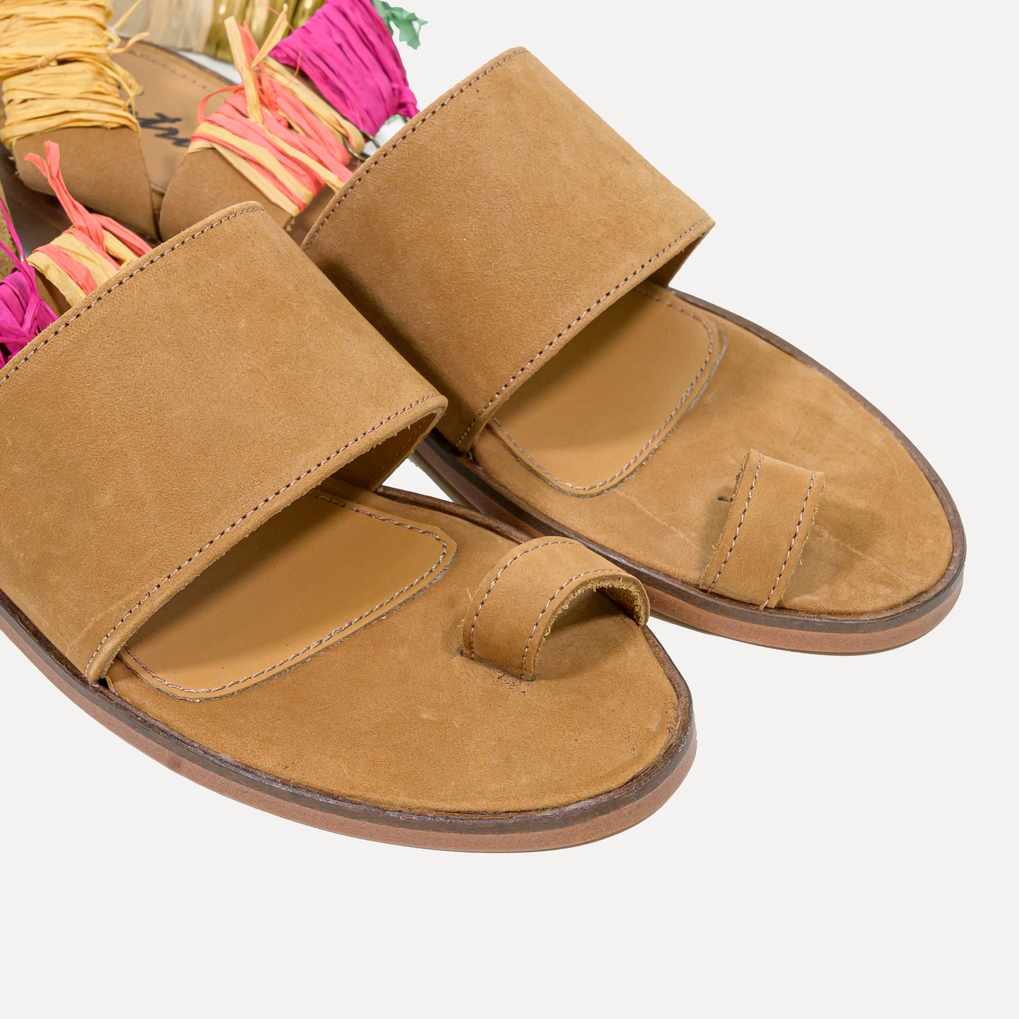 Salsas - sandals with raffia strap with little rattles
