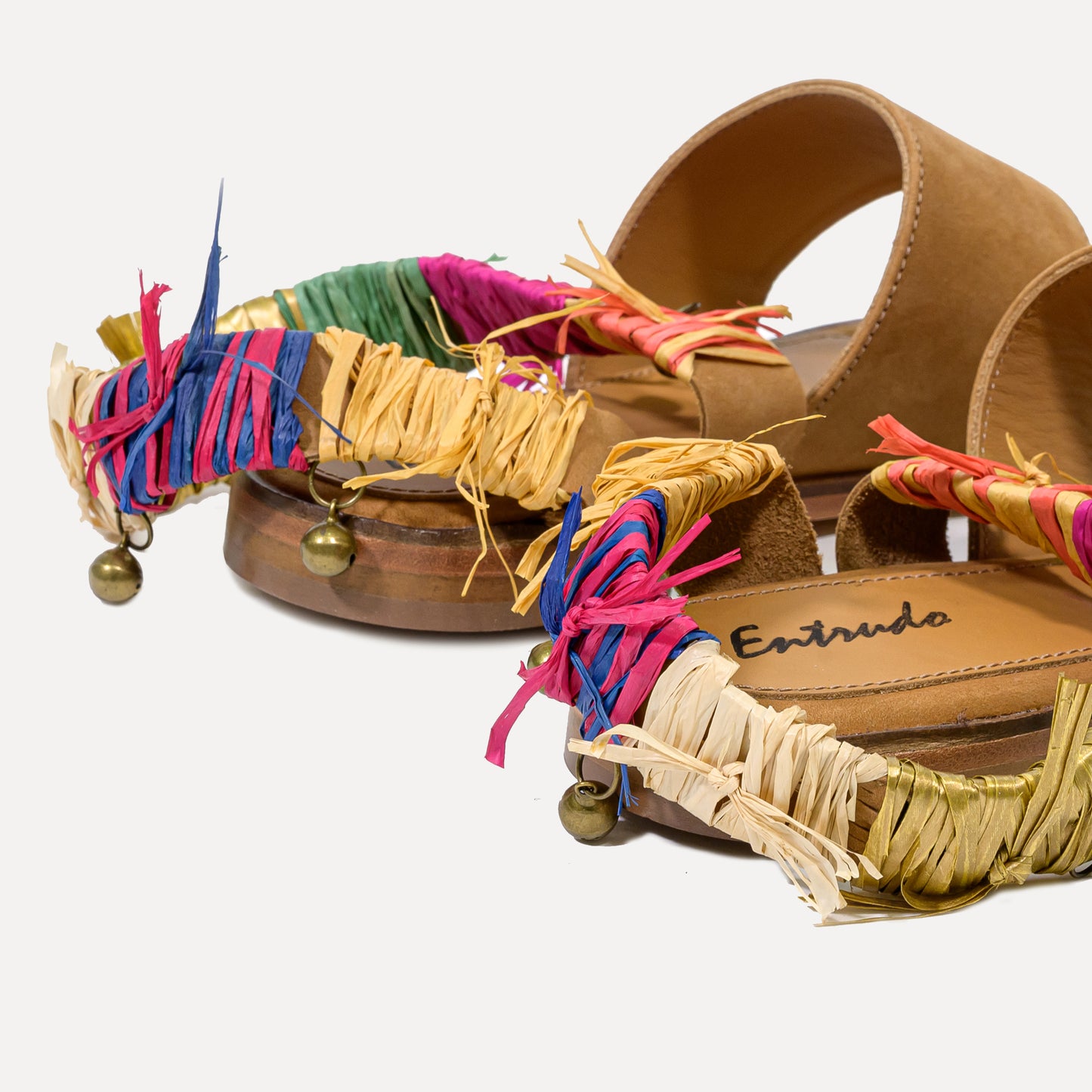Salsas - sandals with raffia strap with little rattles