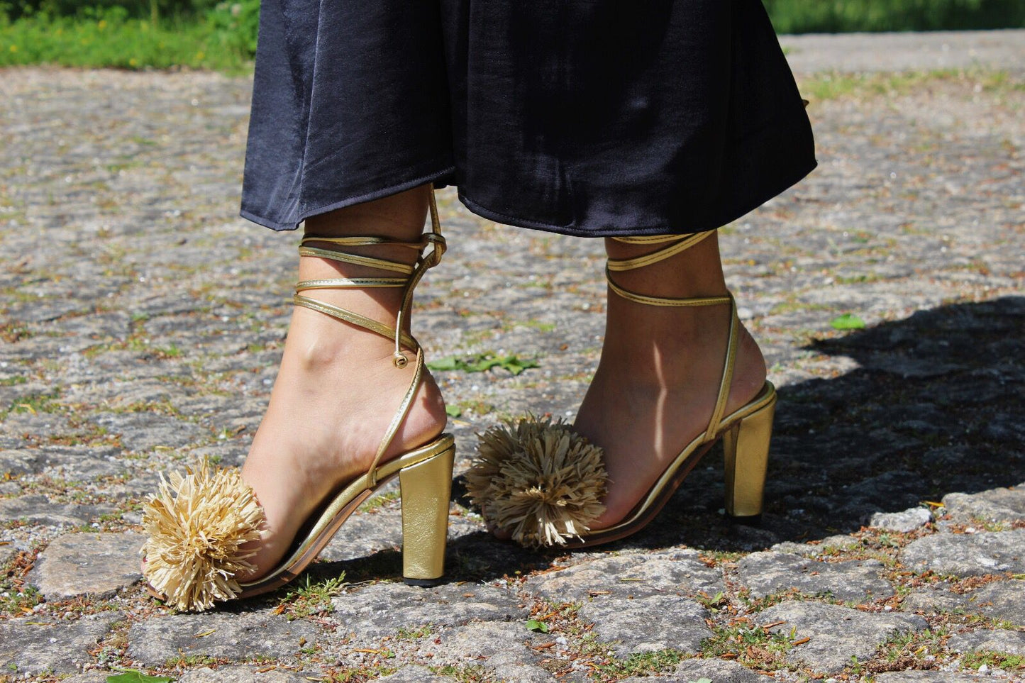 Lalim - high heel sandals with handmade raffia flowers