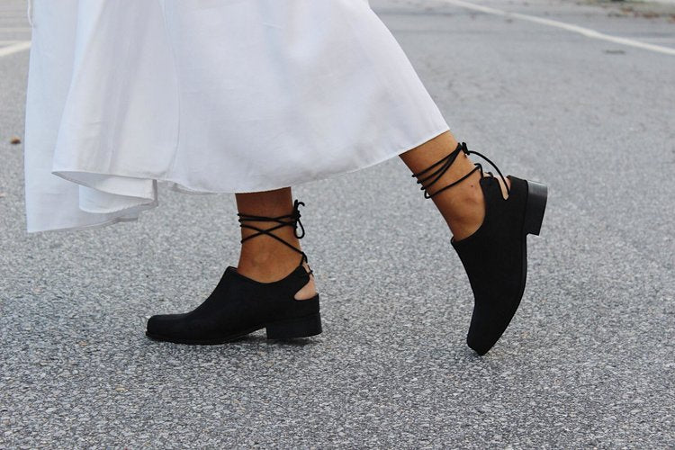 Careto - shoes with lace in black