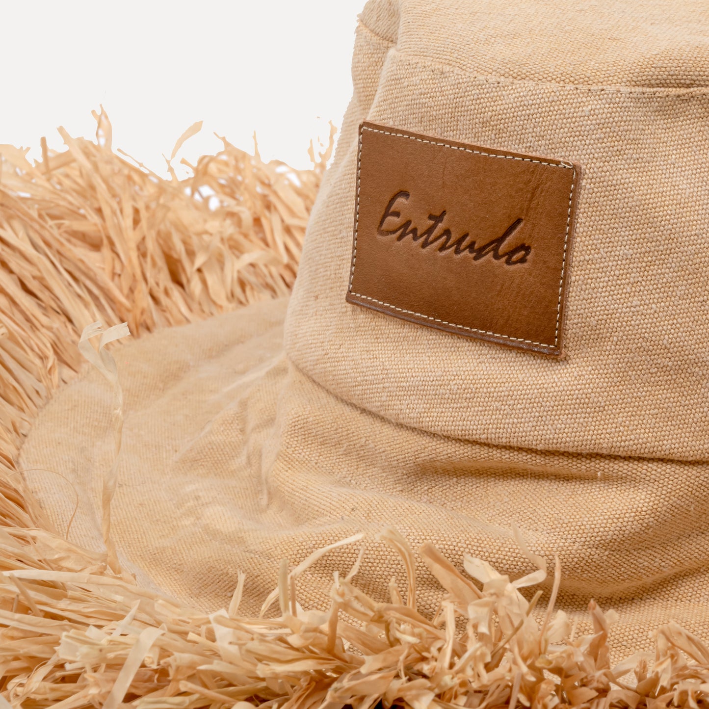 Lalim - hat in recycled canvas and natural raffia