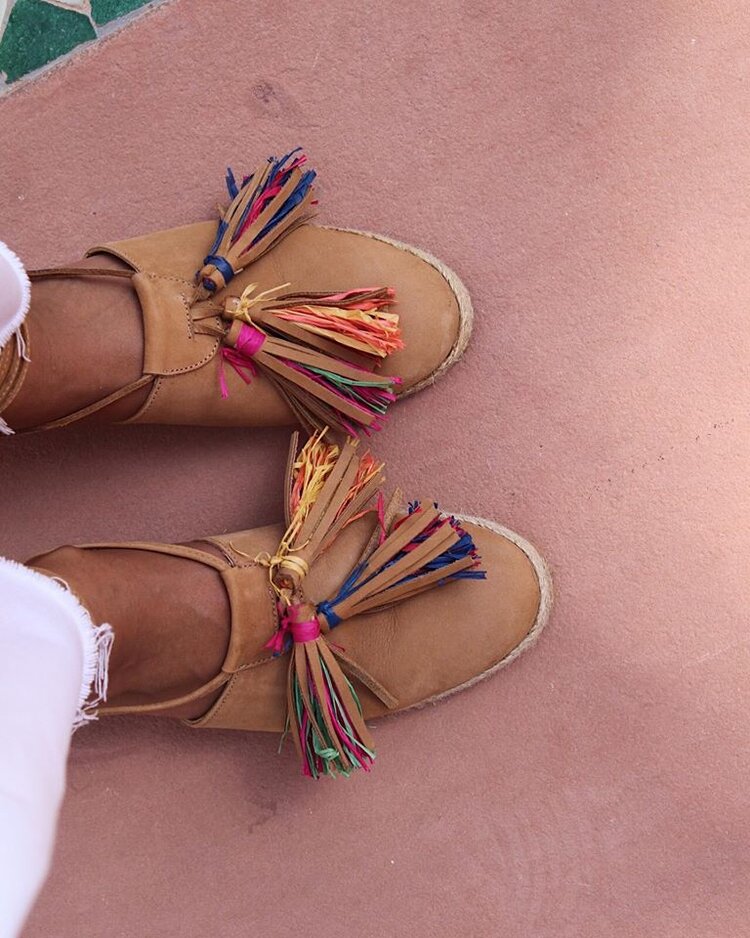 Baçal - espadrilles with handmade raffia applications in camel