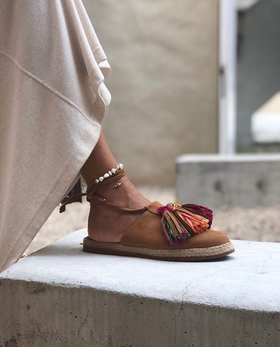 Ba al espadrilles with handmade raffia applications in camel