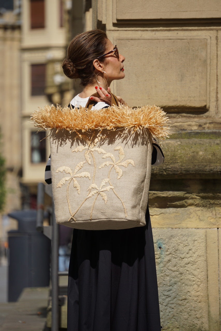 Larinho - jute bag with raffia hand embroidery