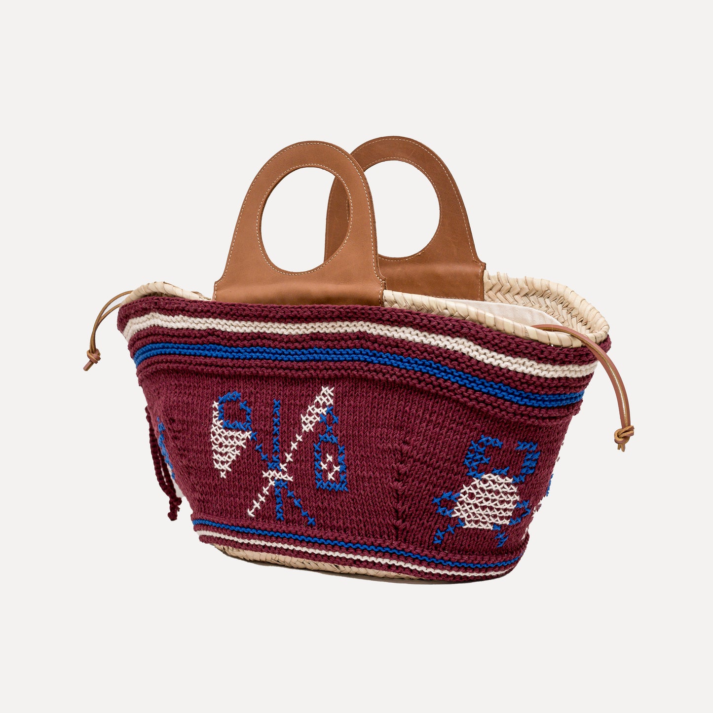 Póvoa - embroidered basket in burgundy