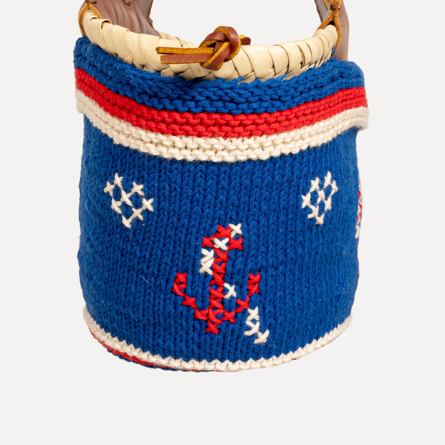 Caxinas - mini embroidered basket in electric blue