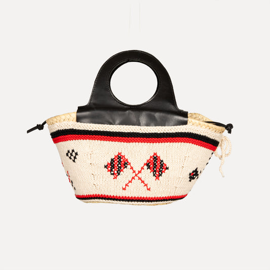 Caxinas - mini embroidered basket in cream
