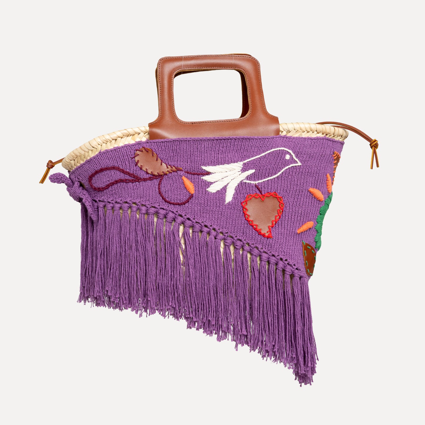 Viana - embroidered basket in black&white