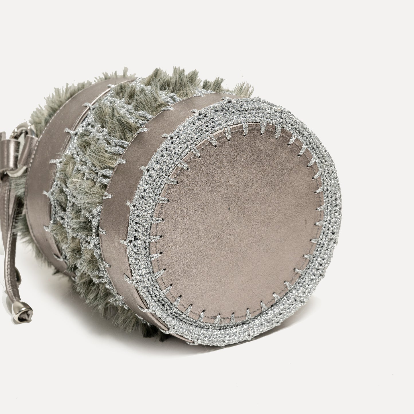 Covelinhas - bag in leather and crochet in bronze and gray faux fur