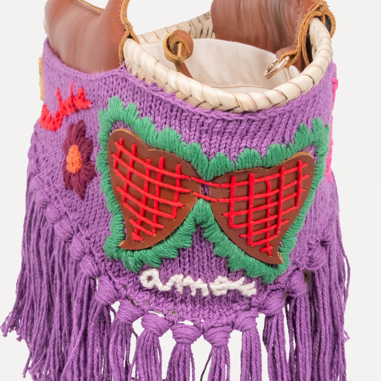 Minho - embroidered basket in purple