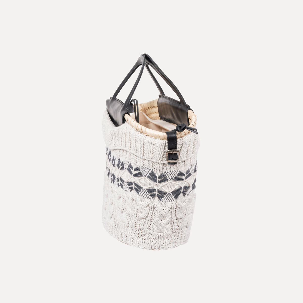 Bornes - handknitted basket in light grey