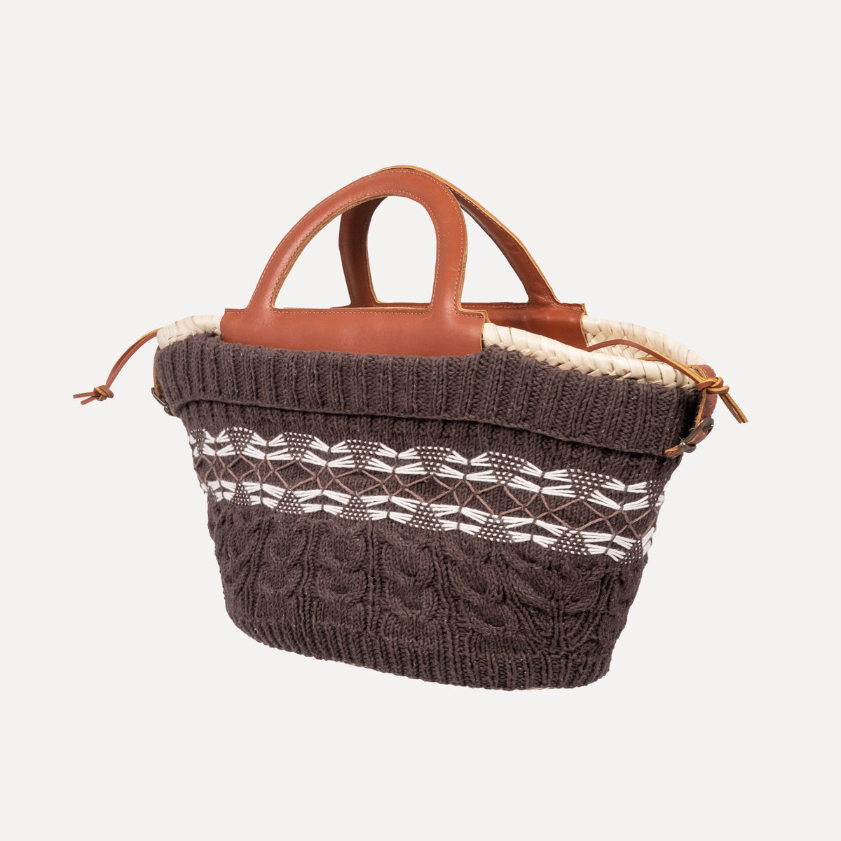 Bornes - handknitted basket in dark brown