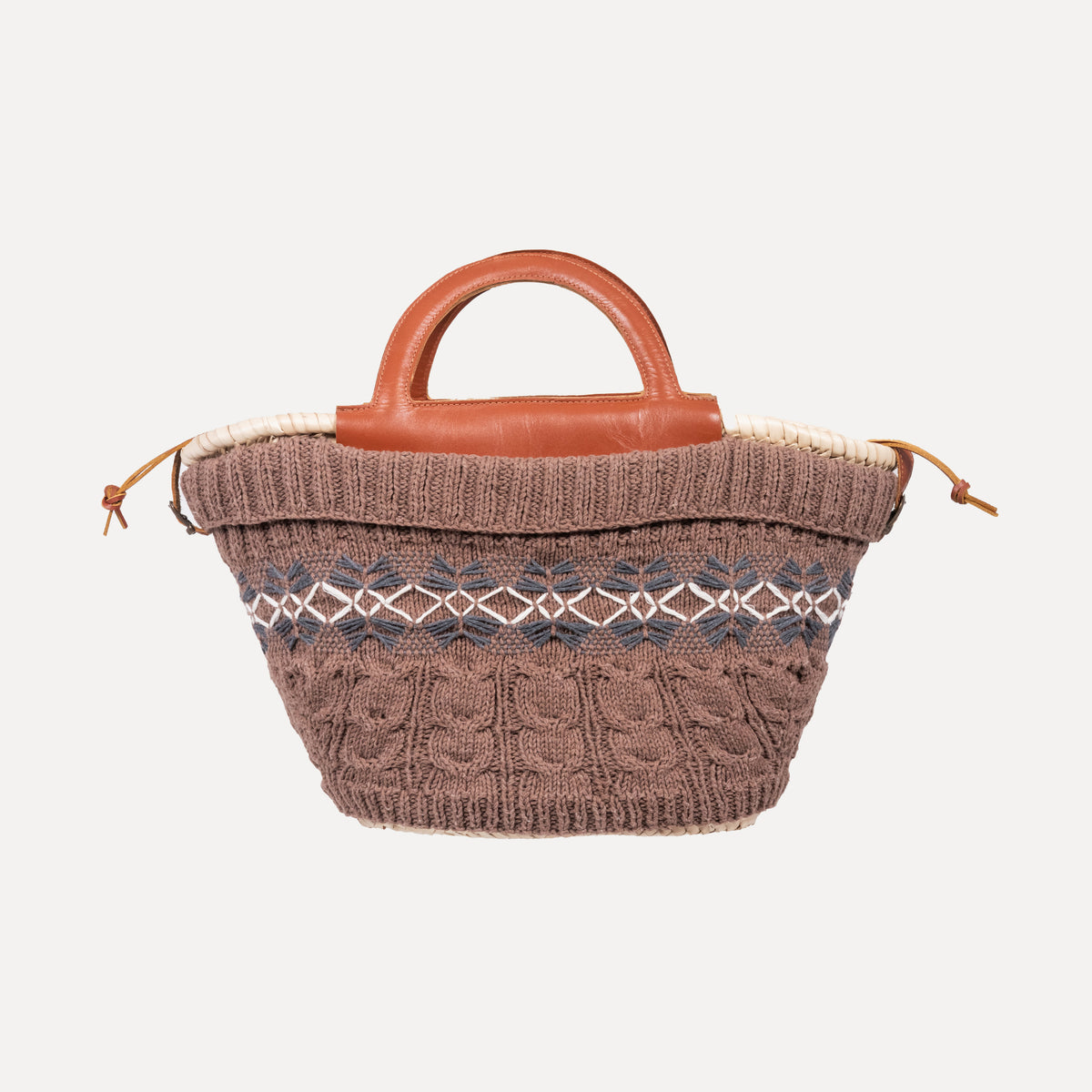 Bornes - handknitted basket in light brown
