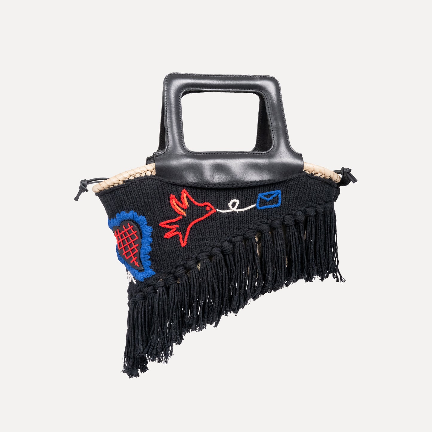 Minho - embroidered basket in black