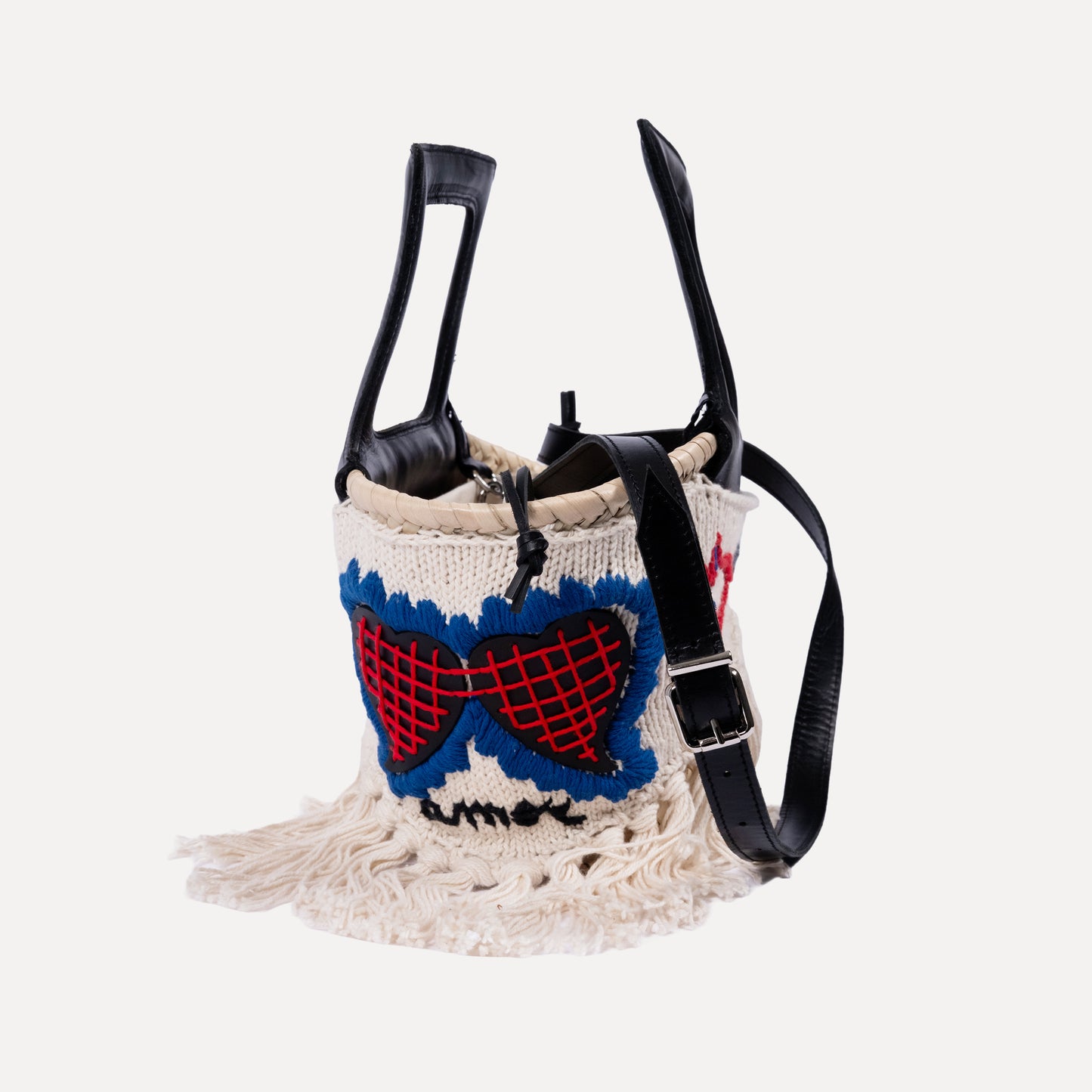 Minho - embroidered basket in cream