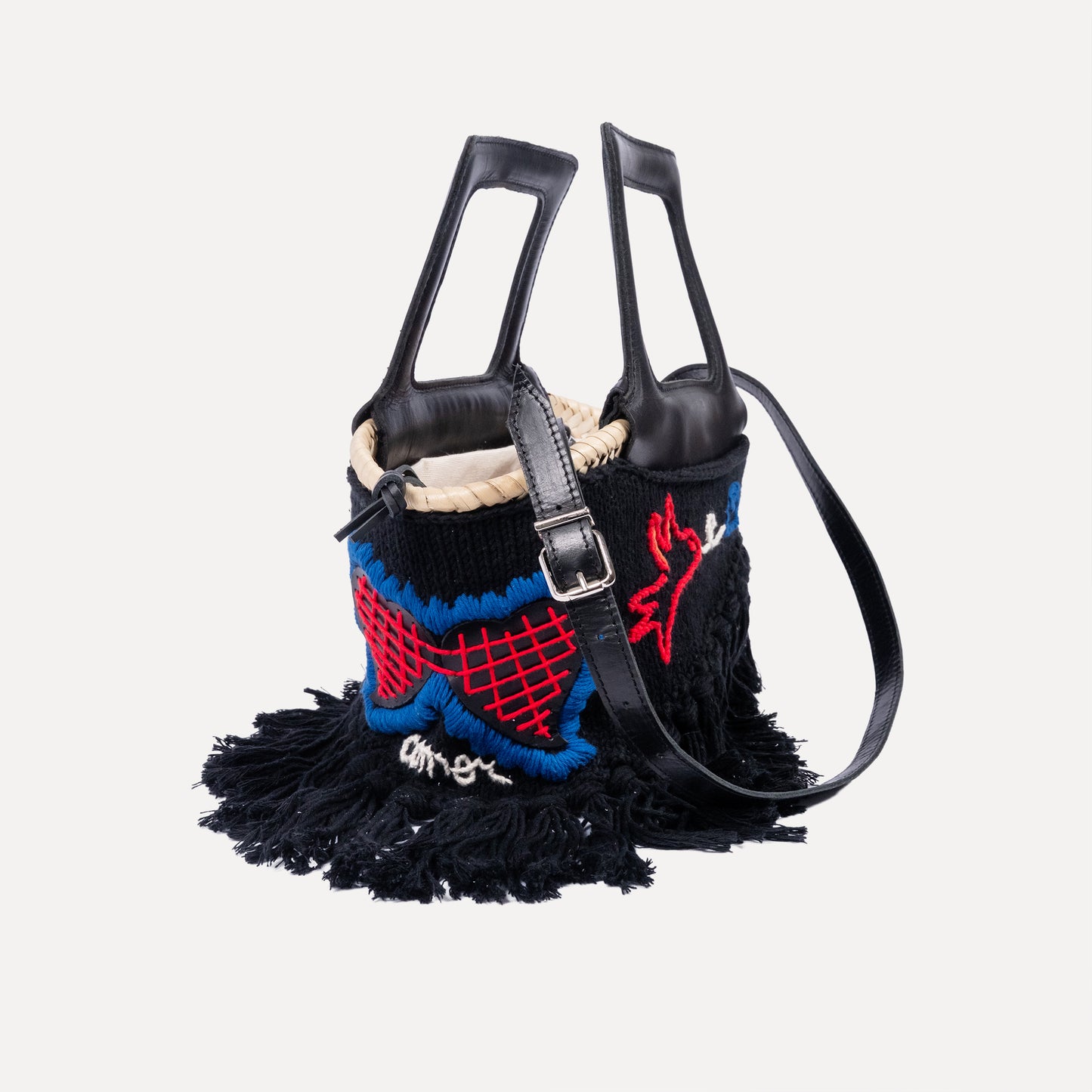 Minho - embroidered basket in black