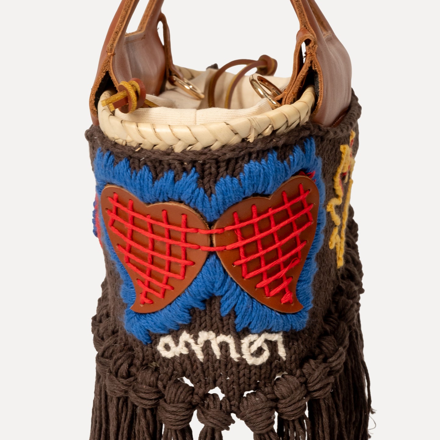 Minho - embroidered basket in chocolate