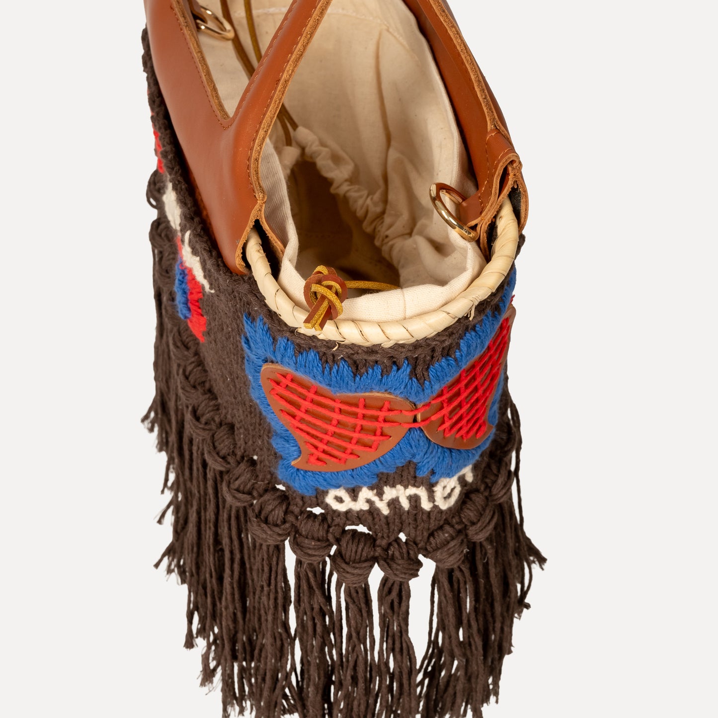 Minho - embroidered basket in chocolate