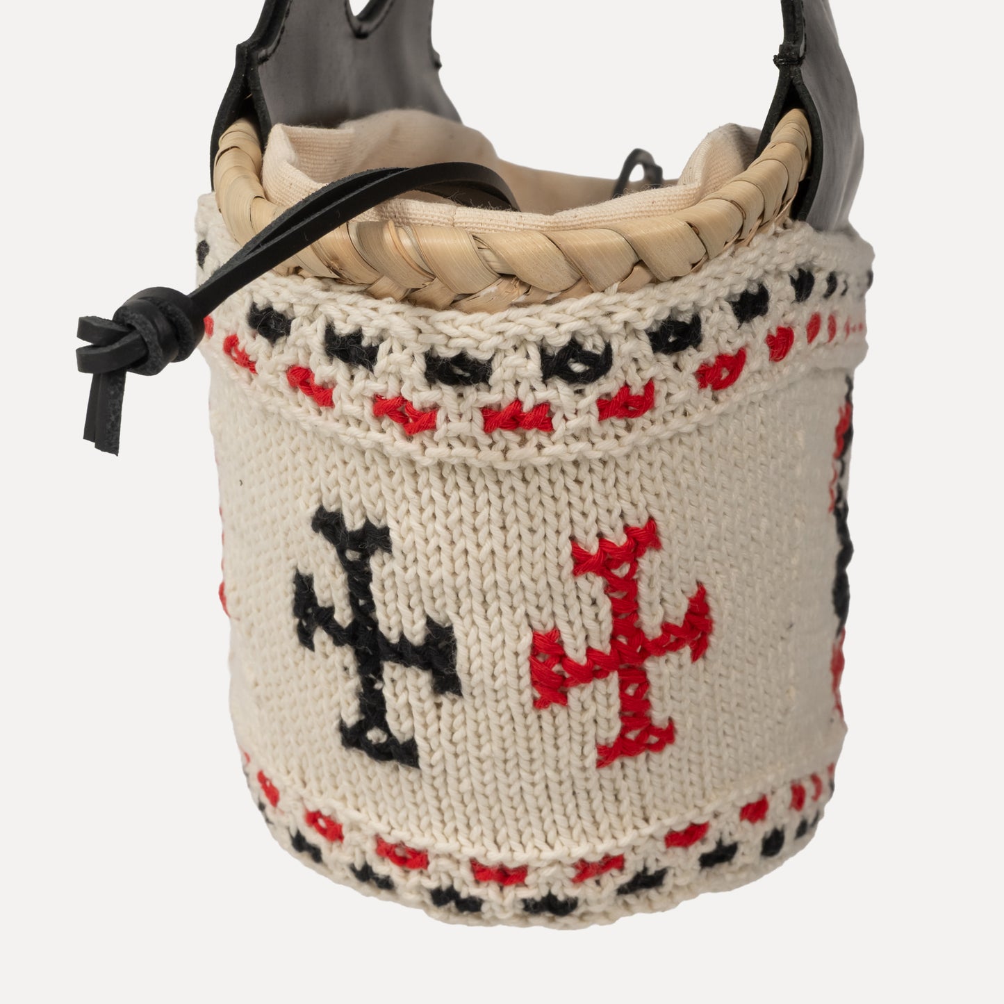 Navais - mini embroidered basket