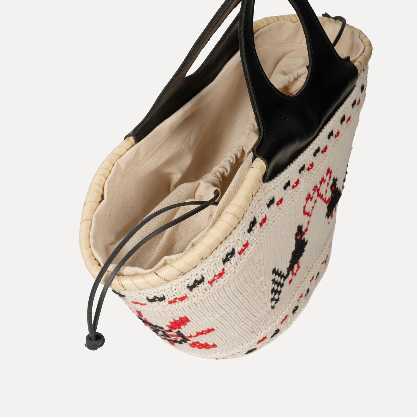 Navais - embroidered basket in cream