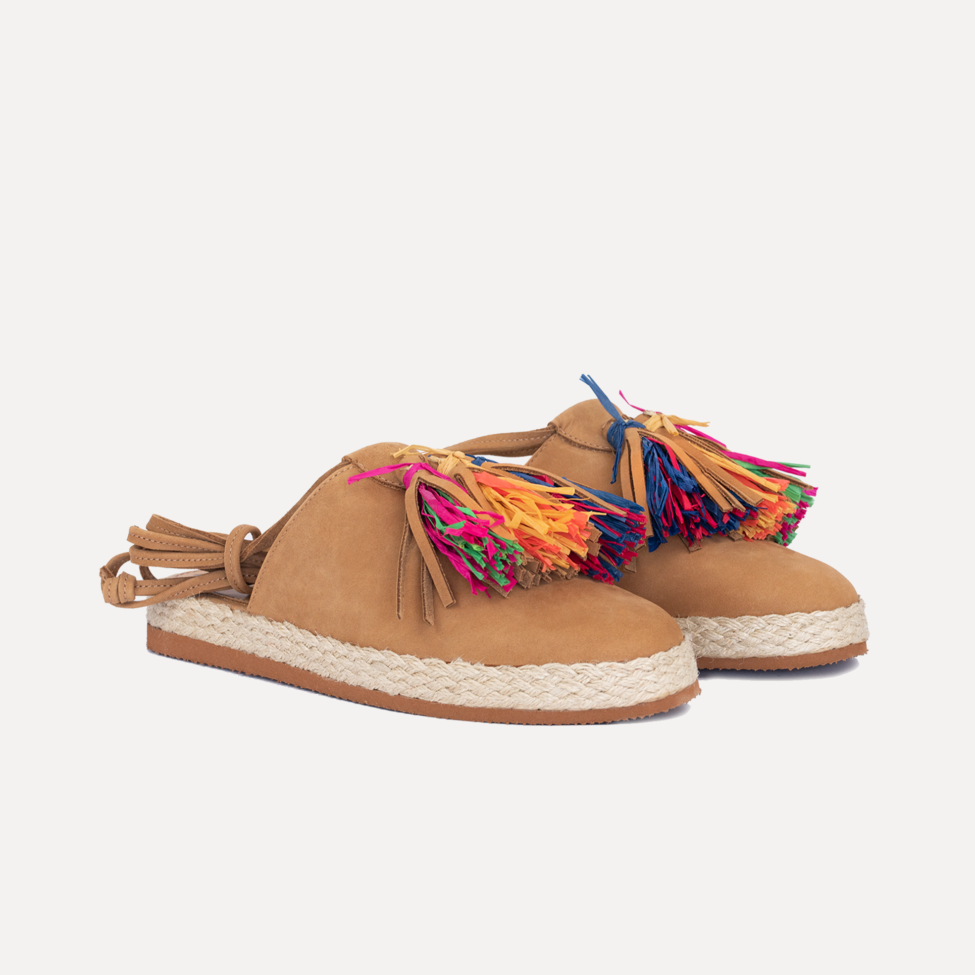 Baçal - espadrilles with handmade raffia applications in camel